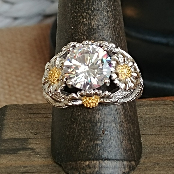 Jewelry - 2-Tone Daisy CZ Fashion Ring